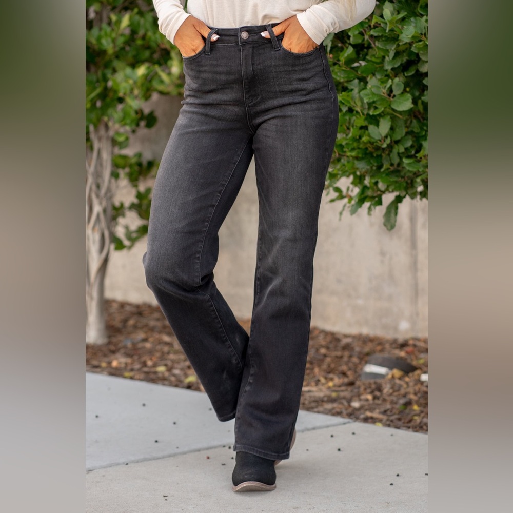JUDY BLUE Size 22W Black High Rise Straight Stretch Jeans - 31” Inseam